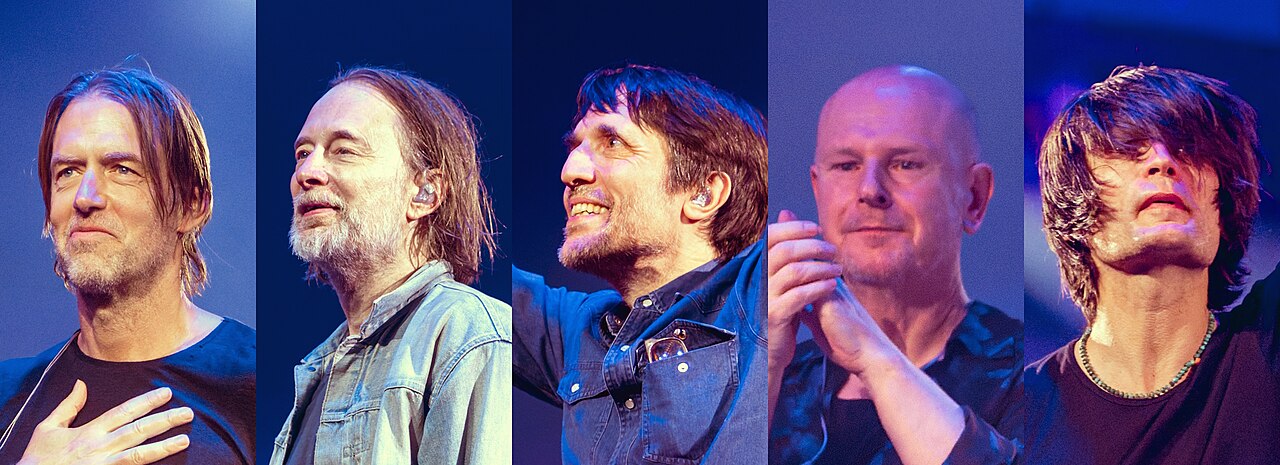 Montaggio di cinque foto dei componenti dei Radiohead al concerto londinese del 2025